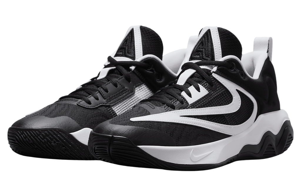 Nike Giannis Immortality 3 "Black / White"