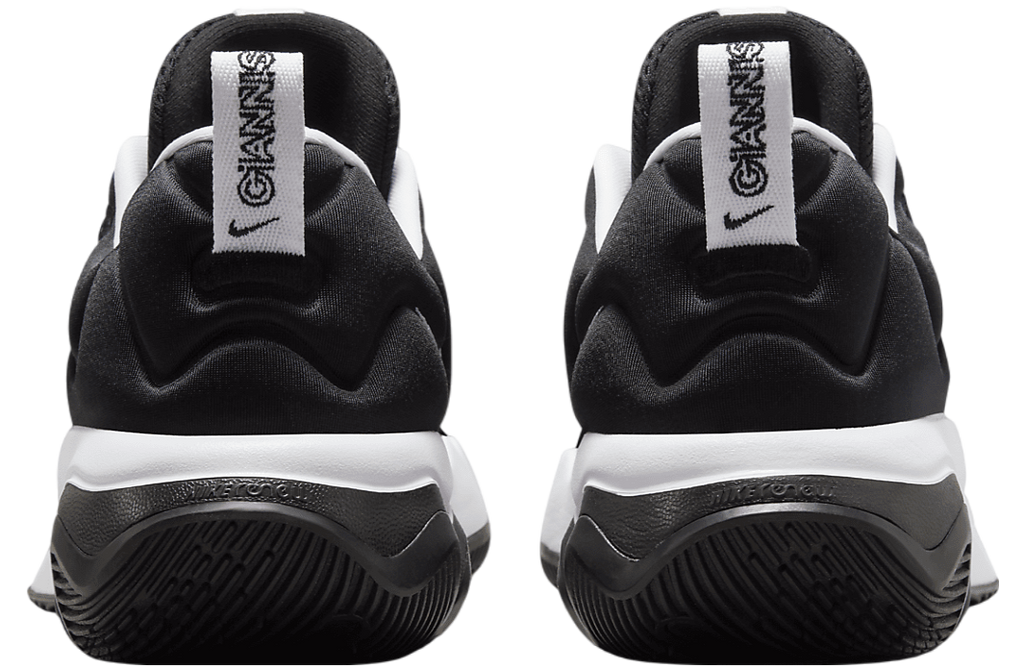 Nike Giannis Immortality 3 "Black / White"