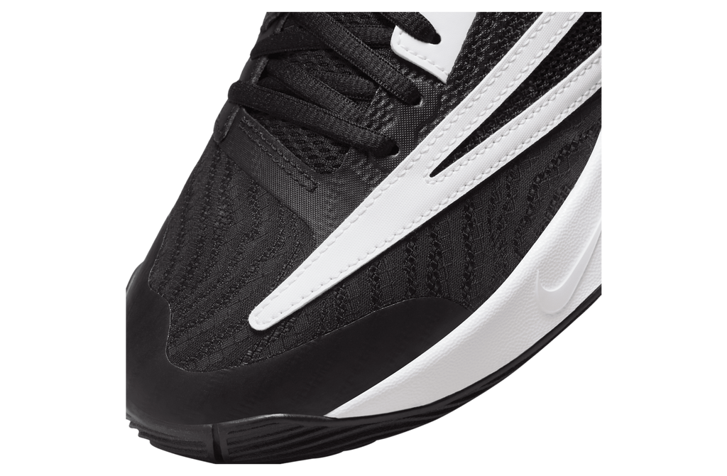 Nike Giannis Immortality 3 "Black / White"