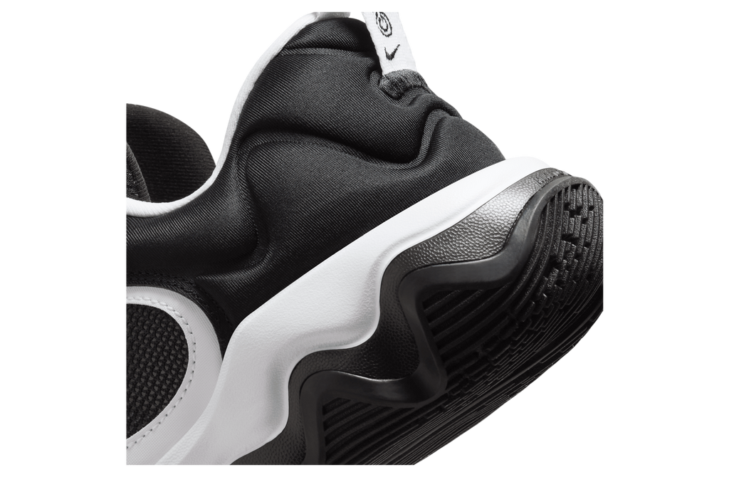 Nike Giannis Immortality 3 "Black / White"